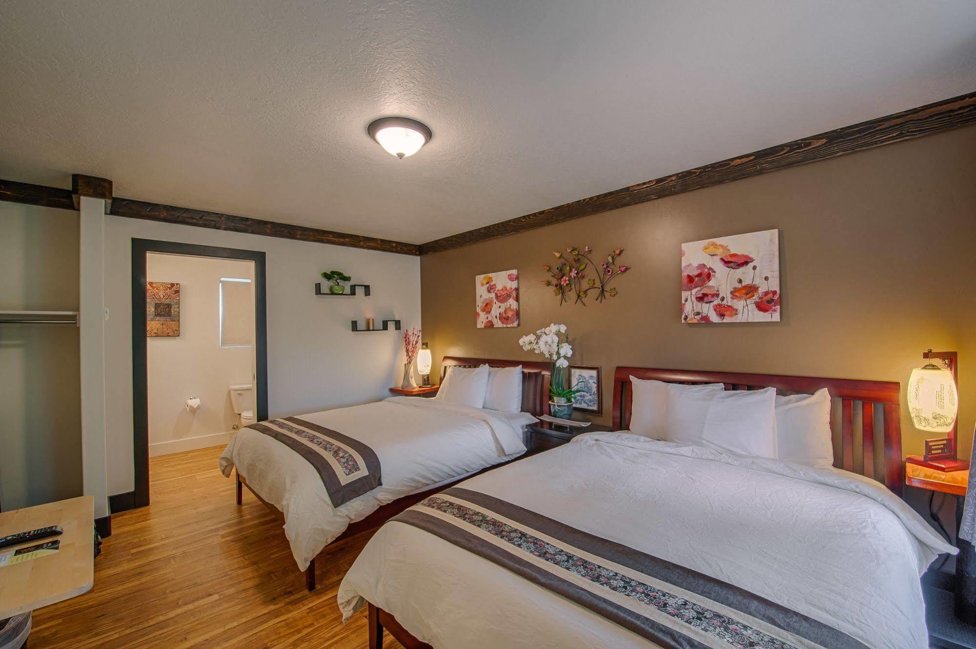 Tao'S Inn West Yellowstone Bagian luar foto