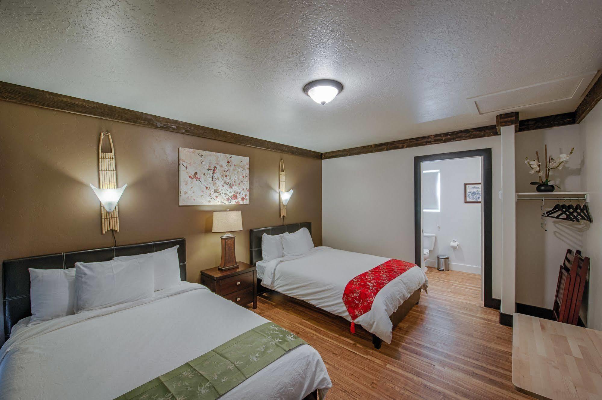 Tao'S Inn West Yellowstone Bagian luar foto