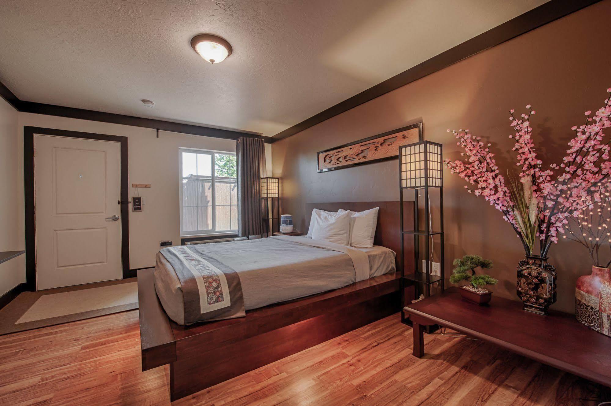 Tao'S Inn West Yellowstone Bagian luar foto